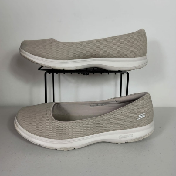 Skechers Go Step Luxe Woman's Slip On Flats 10 beige - Picture 2 of 9